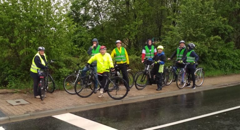 Raddemo im heftigen Regen